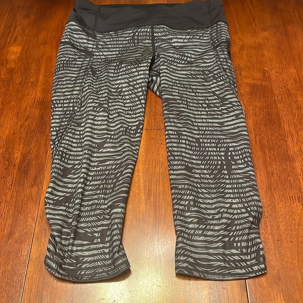 Lululemon Run: Top Speed Crop Full-On Luxtreme size 6